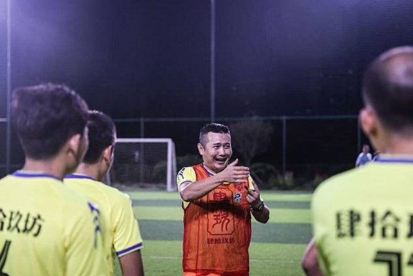 Bóng đá giúp cậu bé câm điếc sống hòa nhập xã hội