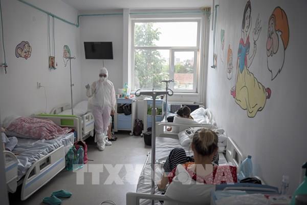 Cảnh báo nguy cơ bùng nổ số ca mắc COVID-19 mới tại Đông Âu sau dịp nghỉ lễ