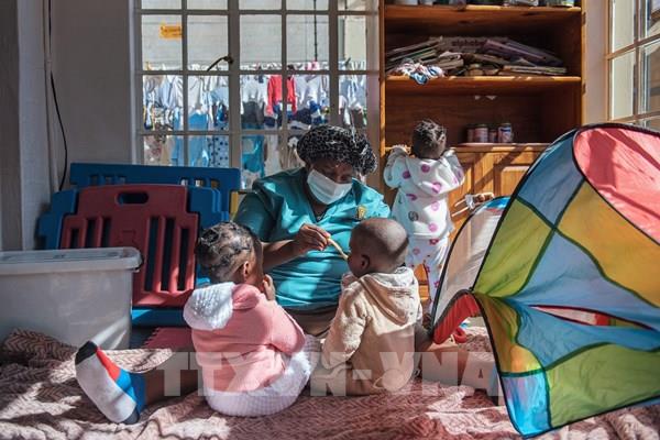 Trẻ em mắc COVID-19 ở Nam Phi chỉ bị ở thể nhẹ