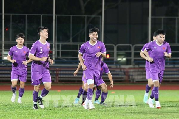 AFF Cup 2020: Cổ động viên Việt Nam tại Singapore sát cánh cùng đội tuyển