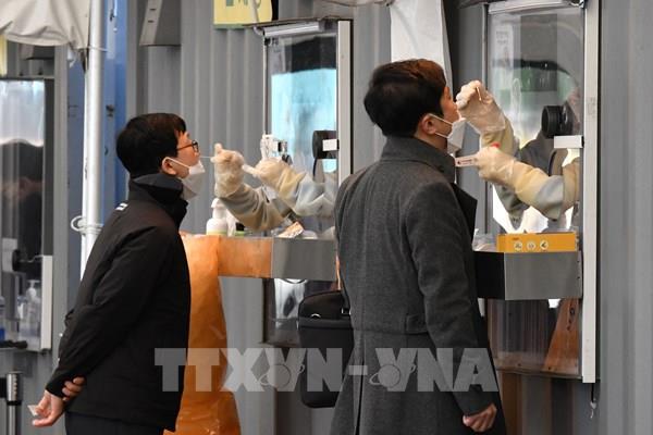 Nam giới có nguy cơ làm lây lan dịch COVID-19 cao hơn