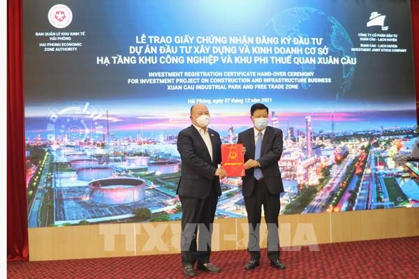 Hải Phòng trao giấy chứng nhận đầu tư khu phi thuế quan đầu tiên