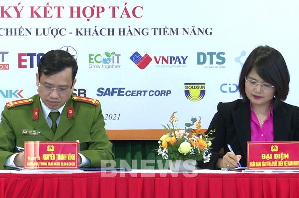 BIDV ứng dụng CCCD gắn chip trong giao dịch ngân hàng