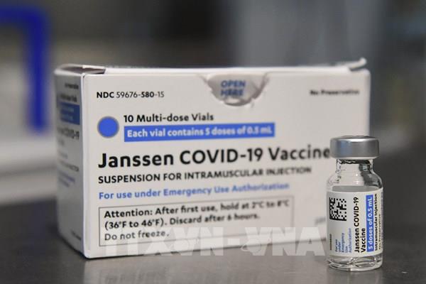 FDA Mỹ khuyến cáo hạn chế tiêm vaccine ngừa COVID-19 của hãng Johnson & Johnson
