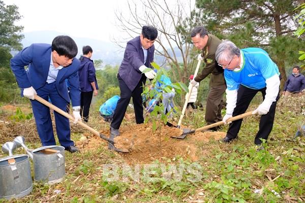 BIDV khởi động chương trình trồng “1 triệu cây xanh”