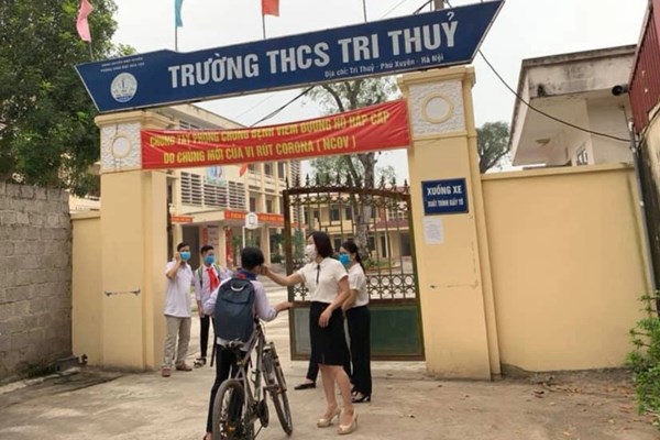 Hai trường ở Hà Nội dừng dạy học trực tiếp khi phát hiện học sinh là F0