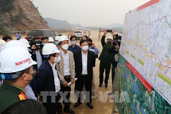 Phó Thủ tướng Lê Văn Thành kiểm tra các dự án thành phần cao tốc Bắc - Nam phía Đông