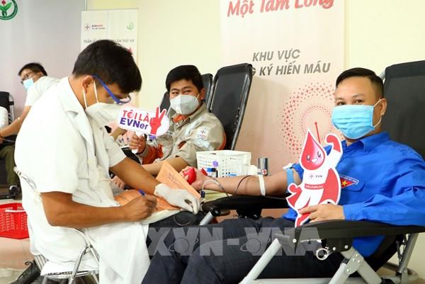 Điện lực Hải Dương hiến máu tình nguyện "Vạn trái tim - Một tấm lòng"