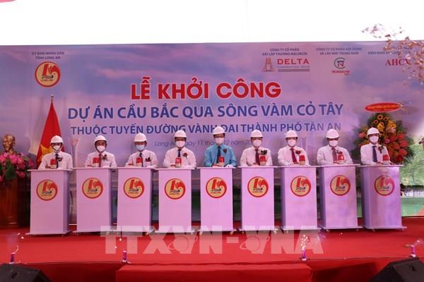Long An khởi công xây dựng cầu bắc qua sông Vàm Cỏ Tây
