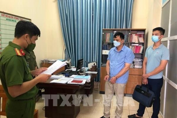 Khởi tố Hiệu trưởng và Trưởng ban đại diện hội cha mẹ học sinh vì chiếm đoạt tài sản