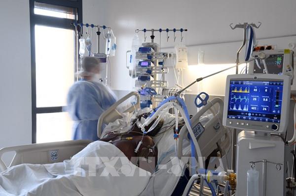 Pháp phê duyệt liệu pháp kháng thể cho các trường hợp có nguy cơ cao