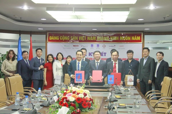 Ký kết hợp đồng tín dụng 95 triệu USD tái cấu trúc Nhà máy thủy điện Đăk Đrinh