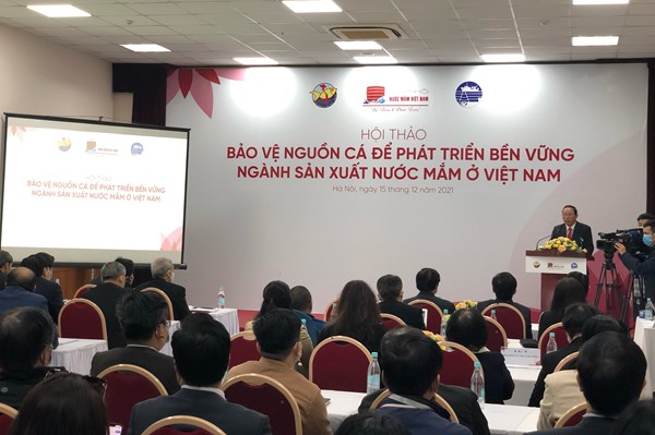 Nguồn nguyên liệu cá để sản xuất nước mắm đang có dấu hiệu suy giảm