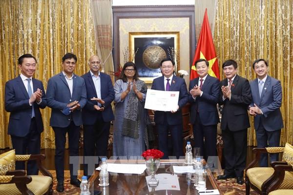 Chủ tịch Quốc hội Vương Đình Huệ tiếp lãnh đạo 3 Tập đoàn lớn của Ấn Độ