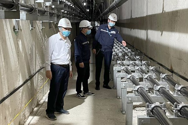 Hoàn thành thay thế cáp dầu bằng cáp khô tổ máy 2 Nhà máy Thủy điện Hòa Bình