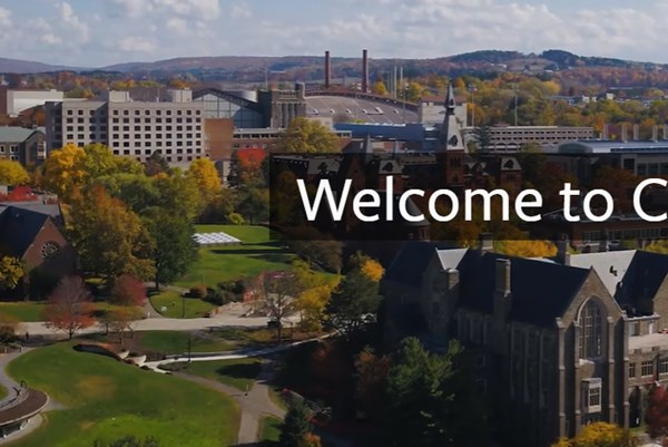 Nhiều đại học của Mỹ chuyển sang thi trực tuyến