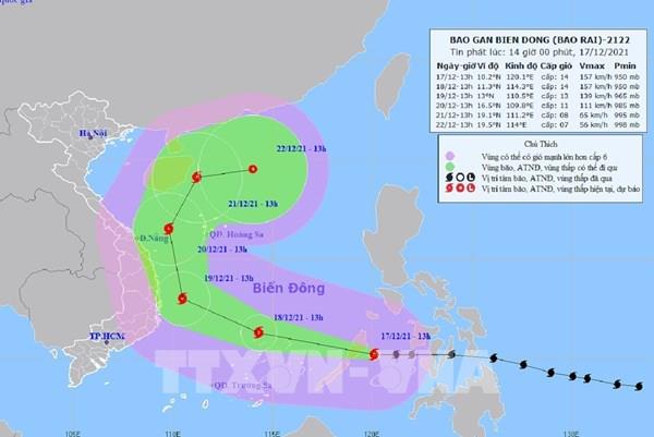 Chiều tối 17/12, bão Rai vào Biển Đông, vùng gần tâm bão sóng biển cao từ 8-10m