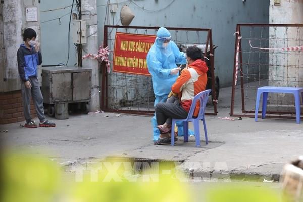 Số ca F0 tại Hà Nội giảm dần, xuất hiện nỗi lo thu gom rác thải y tế của F0