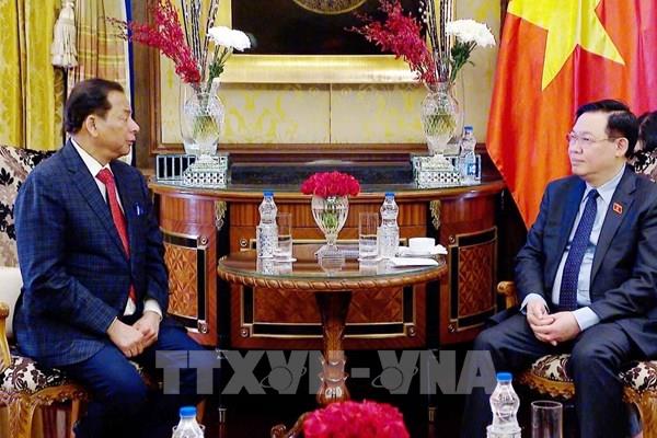 Chủ tịch Quốc hội Vương Đình Huệ tiếp Chủ tịch Tập đoàn Essar, Ấn Độ