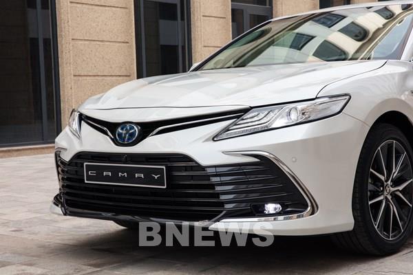 Toyota Việt Nam ra mắt Camry Hybrid và Camry 2.0Q hoàn toàn mới