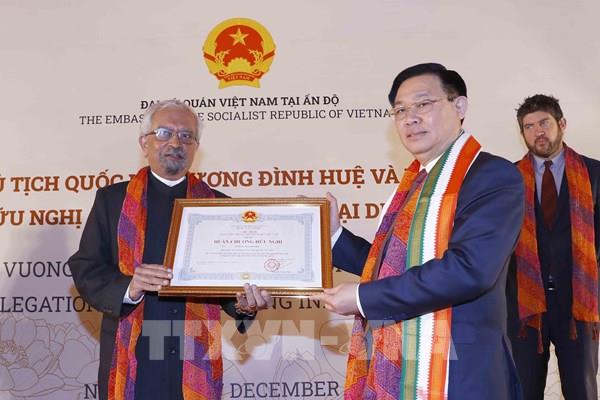 Chủ tịch Quốc hội Vương Đình Huệ gặp gỡ lãnh đạo các Hội hữu nghị Ấn Độ - Việt Nam