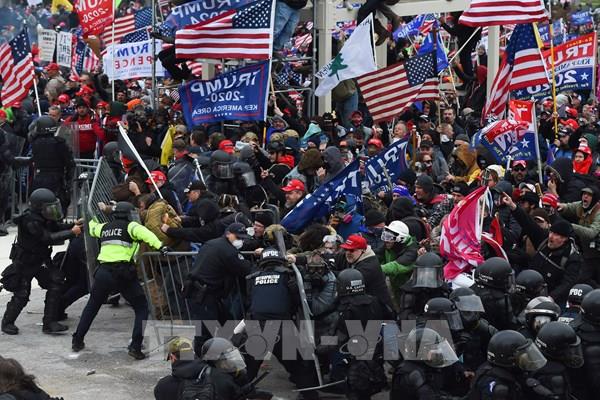 Mỹ phạt tù đối tượng hành hung cảnh sát trong vụ bạo loạn tại Đồi Capitol
