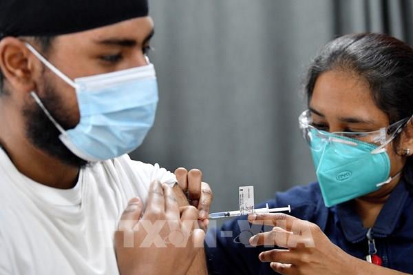 Australia xem xét rút ngắn thời gian chờ tiêm mũi vaccine tăng cường