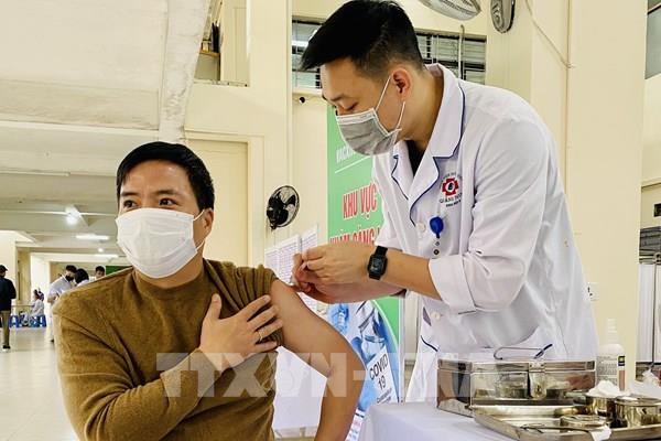 Quảng Ninh khuyến khích người lao động ở lại ăn Tết và tiêm mũi 3 vaccine COVID-19