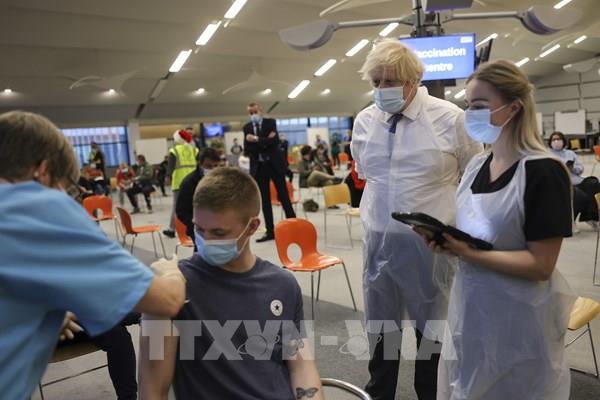 Anh không áp dụng thêm các hạn chế phòng dịch trước Giáng sinh