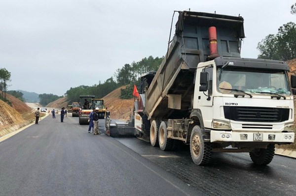 Nhà thầu thi công yếu kém tại cao tốc Cam Lộ-La Sơn sẽ bị cắt chuyển khối lượng