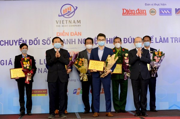 FPT đứng trong Top doanh nghiệp có năng lực cạnh tranh tốt nhất năm 2021
