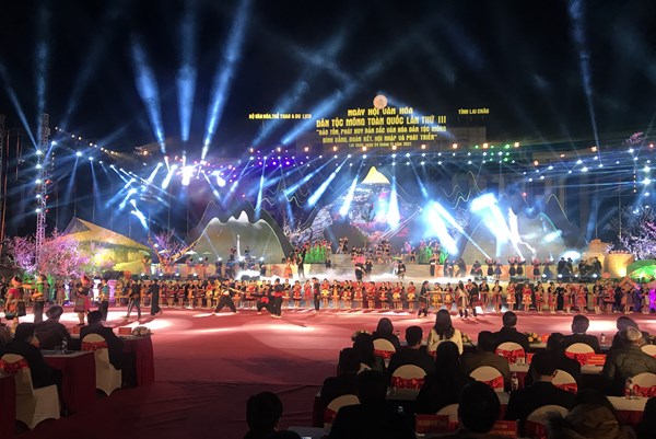 Khai mạc Ngày hội văn hóa dân tộc Mông lần thứ III 