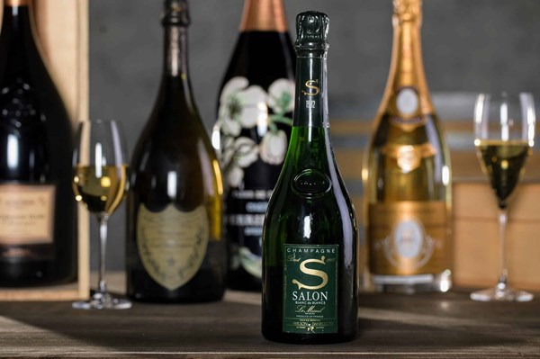 Vượt bitcoin và chứng khoán, lộ diện loại tài sản tăng giá mạnh nhất 2021