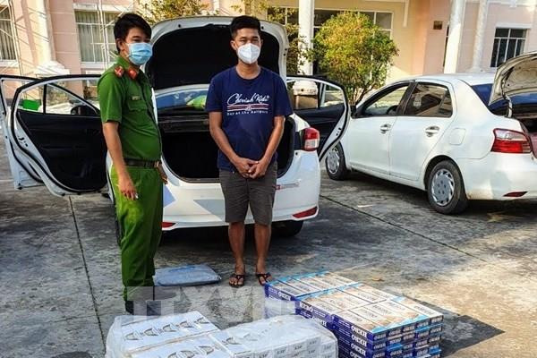 Bắt 3 xe ô tô vận chuyển gần 4.500 bao thuốc lá lậu