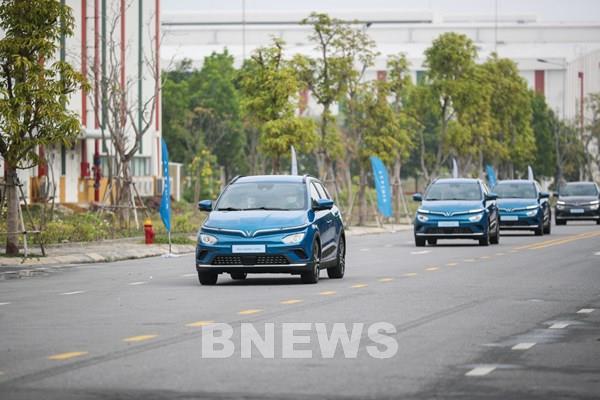 Từ tháng 3/2022, mức thu lệ phí trước bạ với ôtô điện là 0%