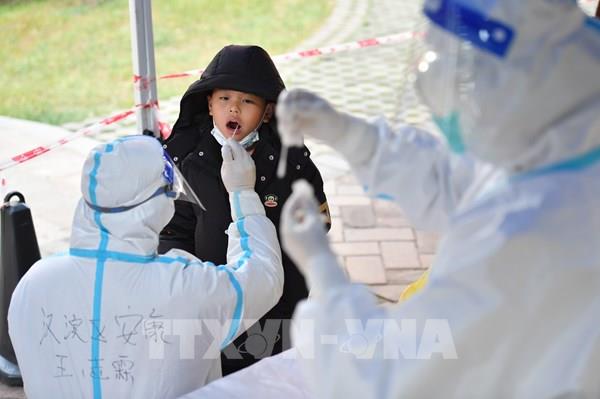 Trung Quốc có số ca mắc mới COVID-19 trong cộng đồng cao nhất trong gần một năm