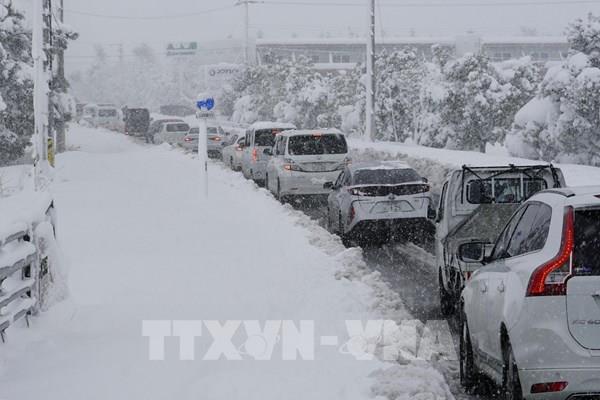 Tuyết rơi dày kỷ lục bao trùm các khu vực gần biển Nhật Bản