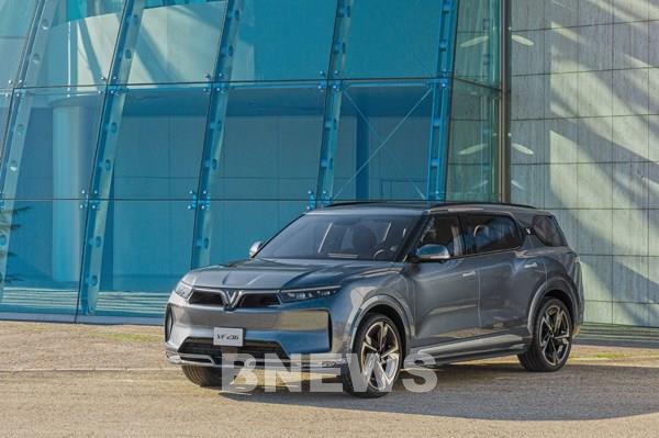 Sau 48 tiếng mở bán, VinFast nhận được hơn 24.300 đơn mua ô tô điện