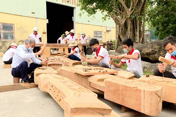 Bí quyết trở thành bông hồng vàng trong ngành gỗ, xây lắp