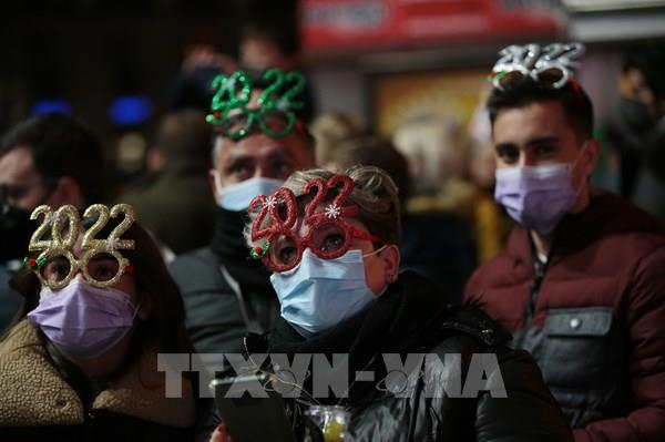 Người dân châu Âu đón năm mới trong không khí trầm lắng