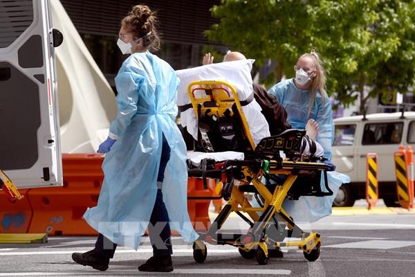 Số ca nhiễm mới COVID-19 tại Australia giảm nhưng số ca nhập viện tăng