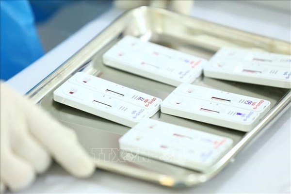 Không để bị ùn tắc tại khu vực nhà ga, nơi test SARS-CoV-2 với hành khách nhập cảnh