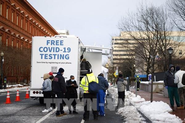 Biến thể Omicron có thể đưa COVID-19 thoát ra khỏi giai đoạn đại dịch