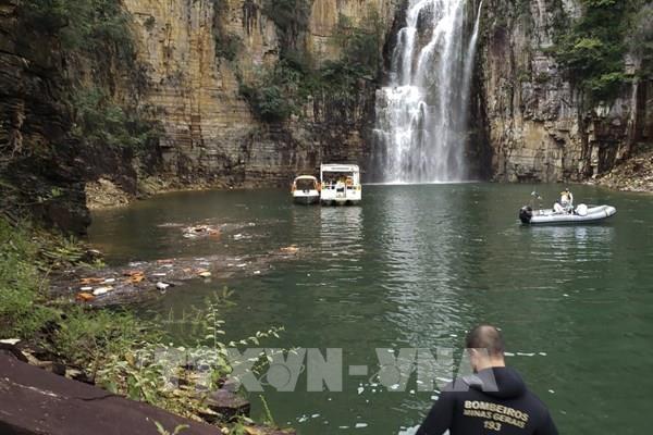 Sụp vách đá ở Brazil, ít nhất 57 người thương vong và mất tích