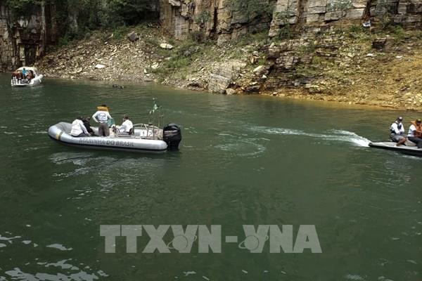10 người thiệt mạng trong vụ sụp vách đá tại Brazil