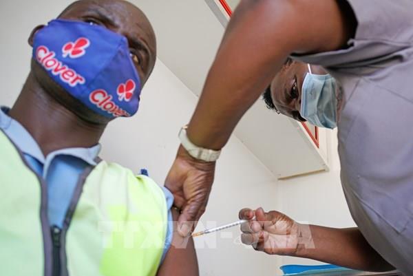 So sánh biến chứng của COVID-19 và bệnh cúm thông thường