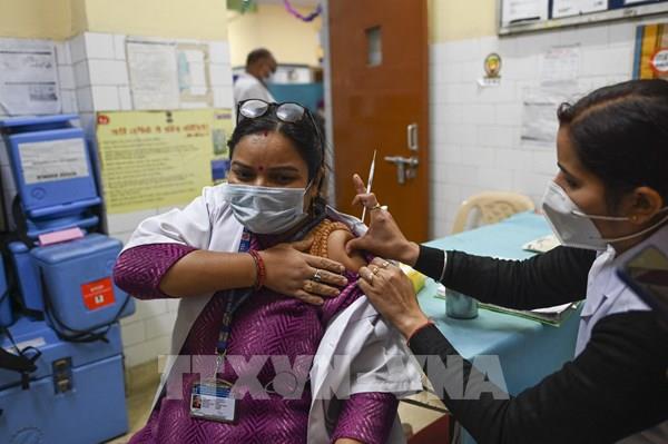Tiêm nhắc lại liên tục có giúp con người chống lại virus SARS-CoV-2?