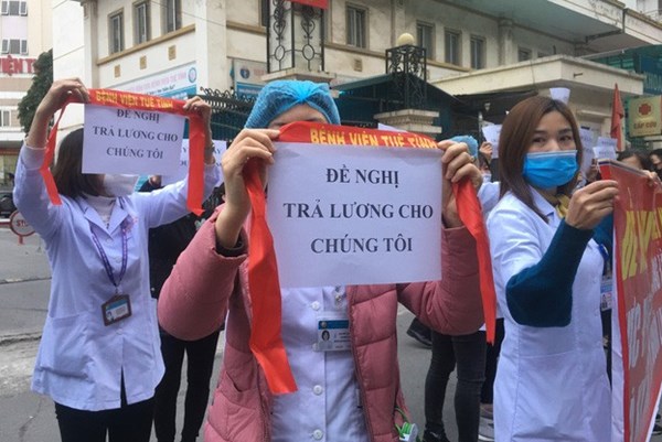 Hàng chục y, bác sĩ Bệnh viện Tuệ Tĩnh "kêu cứu" vì thiếu và nợ lương