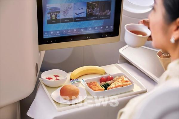 Từ 15/1, Vietnam Airlines khôi phục dịch vụ ăn uống trên chuyến bay