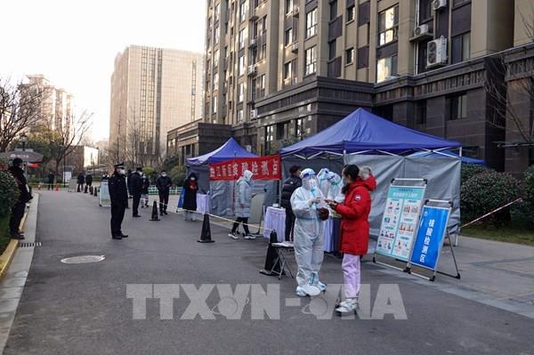 Trung Quốc đình chỉ hoạt động 2 bệnh viện từ chối bệnh nhân COVID-19